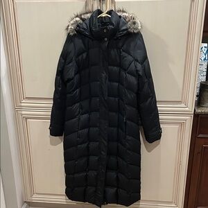 Eddie Bauer Women's Black Lodge Down Duffle Puffer Coat with Fur Hood
